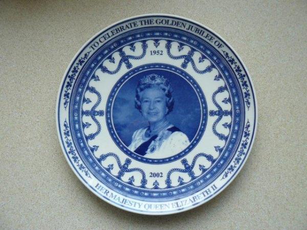 Image 1 of Wedgwood plate Queen Elizabeth II Golden Jubilee 2002