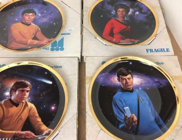 Image 2 of Star Trek bridge crew plate collection