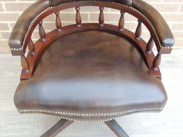 Image 13 of Chesterfield Vintage 4 spoke Captains Chair (UK Delivery)