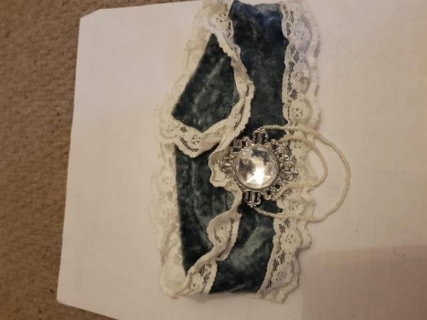 Image 1 of Lace and felt French-style choker