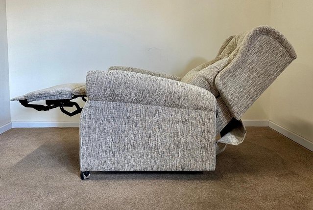 Image 11 of WILLOWBROOK ELECTRIC RISER RECLINER GREY CHAIR ~ CAN DELIVER
