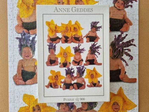 Image 2 of 1000 piece jigsaw called SUNFLOWER BABIES by ANNE GEDDES