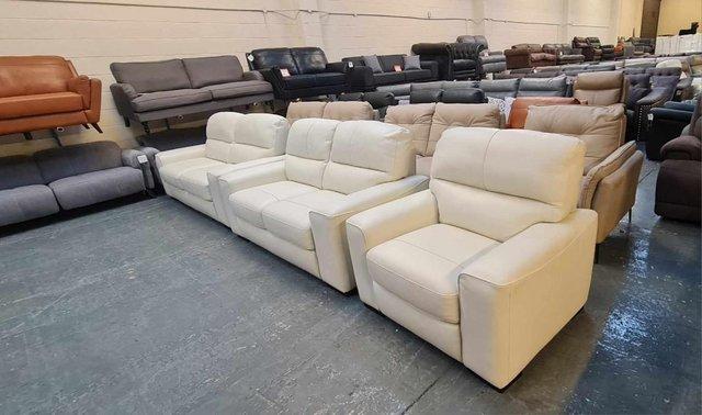 Image 11 of Selva cream leather 3+2 seater sofas and armchair