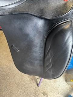 Preview of the first image of 17.5 inch black Kent and masters S-series dressage saddle.