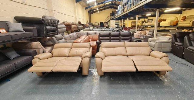 Image 9 of La-z-boy Winchester cream leather electric 3+2 seater sofas