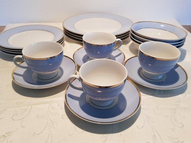 Preview of the first image of Doulton 20 piece Dinner Service.