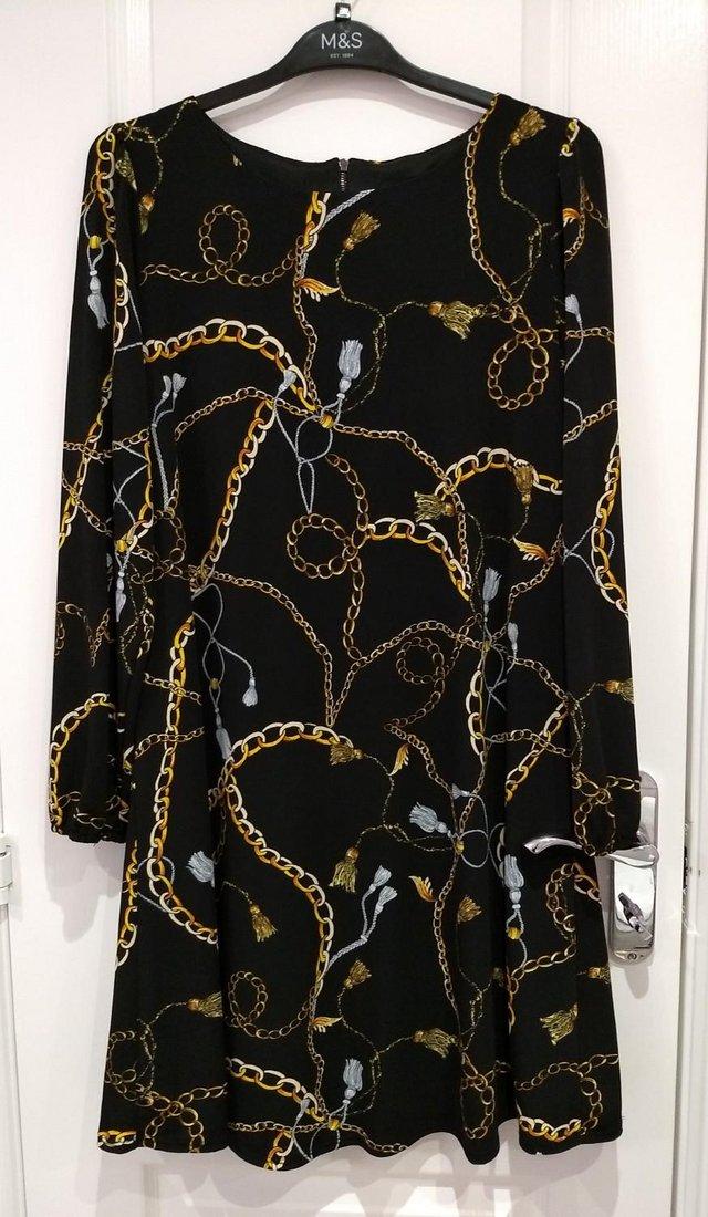 Preview of the first image of New Women's Wallis Smart Black Chain Print Dress Size 12.