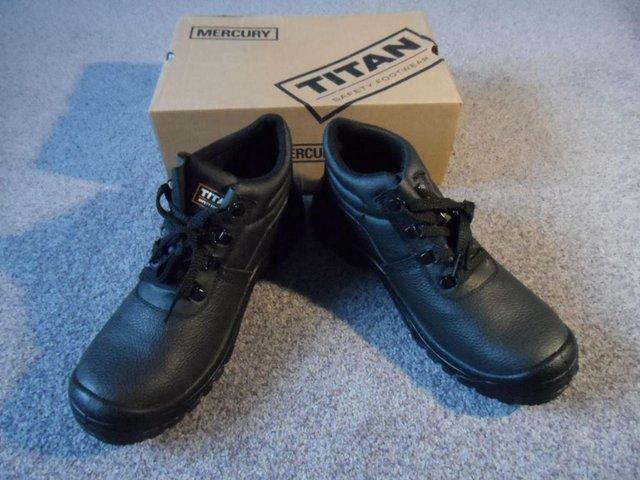 Preview of the first image of TITAN Men's Working Boots..