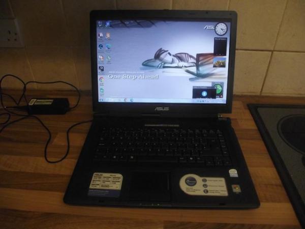 Image 3 of Asus x58l laptop running windows 7 home premium