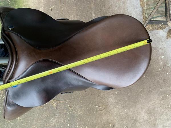 Image 3 of 17 inch wide brown leather Dever GP Saddle