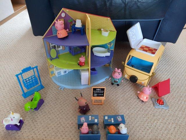 Preview of the first image of Peppa Pig house, camper van, figures and furniture.