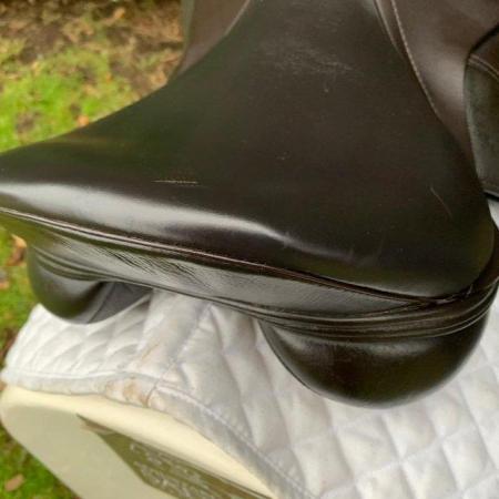 Image 20 of Thorowgood t8 17 inch Compact saddle