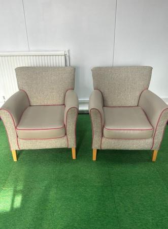 Image 2 of Set of cream and red armchairs