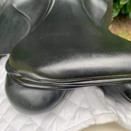 Image 23 of Kent And Masters 17 inch Jump saddle