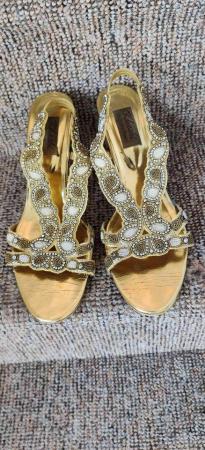 Image 2 of High heeled sandals, colour gold, glitter, size 5