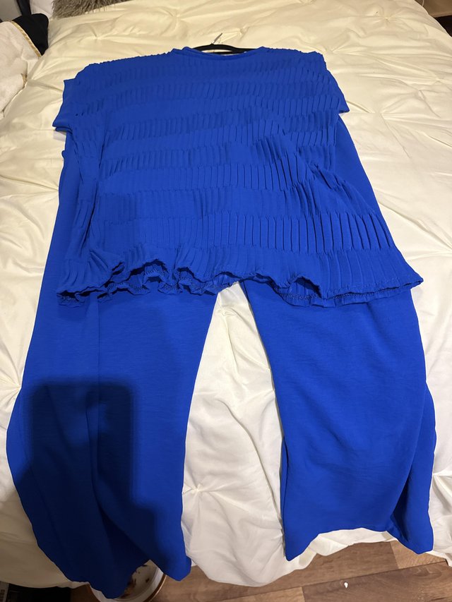 Royal blue ladies suit non crease material — photo 3 of 3