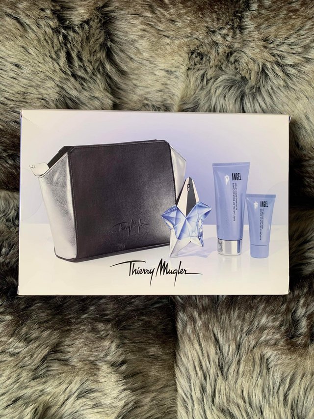 Preview of the first image of Angel perfume, gift set boxed, cost £70.
