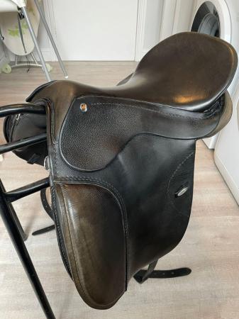 Image 2 of Smart Solution VSD treeless saddle black