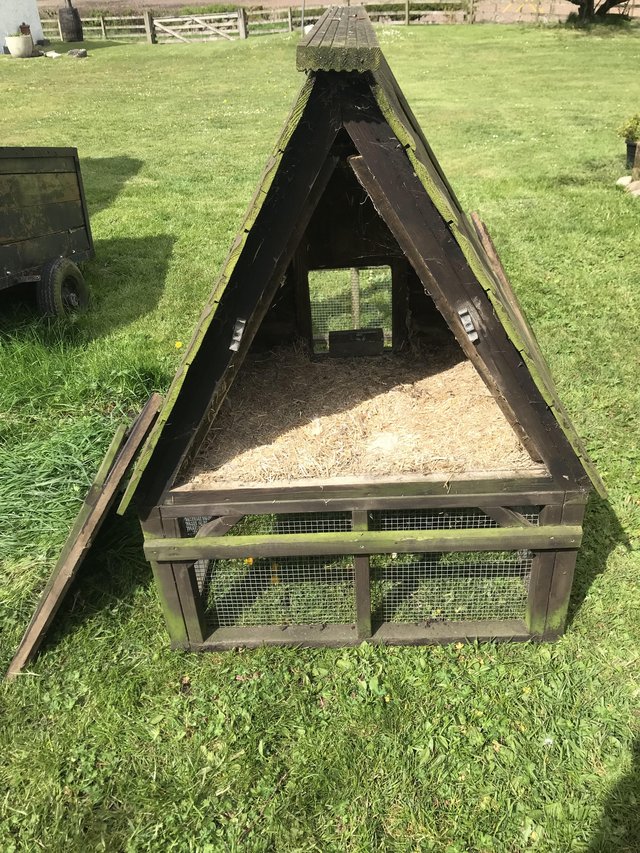 Preview of the first image of Chicken coop suitable for 6 hens.