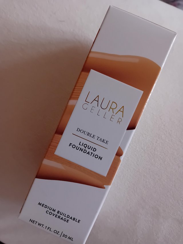 Preview of the first image of Laura Geller Foundation (Tan 410).