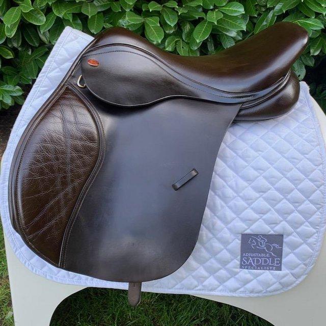Preview of the first image of Kent and Masters 17.5 MGU saddle.