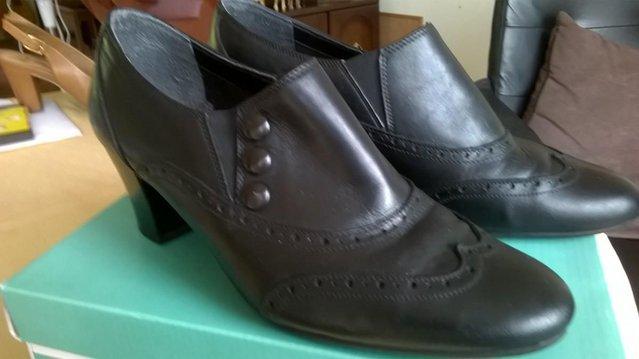 Image 3 of Womens Smart All Leather Shoes Size 39