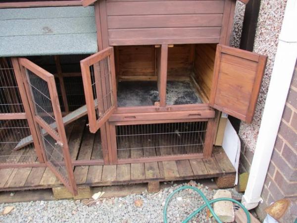 Image 4 of Extra large rabbit hutch..would easily house a few chicken..