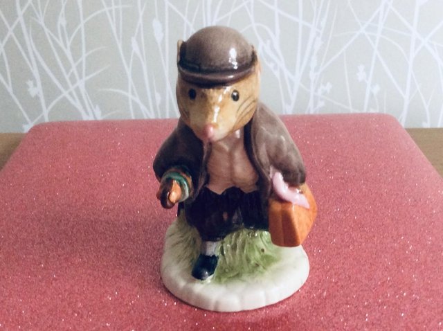 Preview of the first image of Beatrix Potter’s Johnny Townmouse with a bag figure.