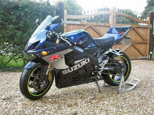 Preview of the first image of Suzuki GSXR 2005 K5 superb condition.