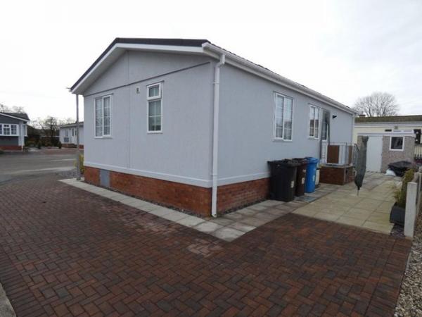 Image 2 of Immaculately presented Two Double Bedroom Residential Park H