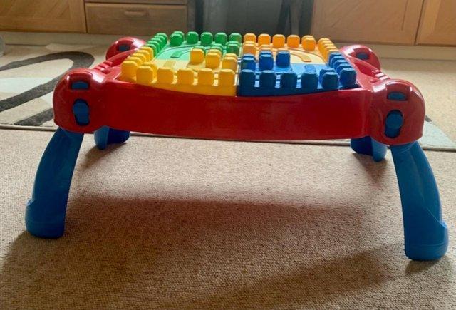 Image 1 of Toddlers’ Mega building blocks and table