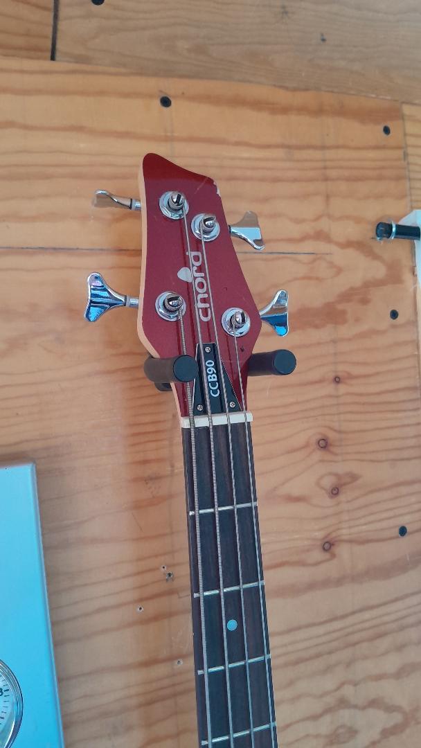 electric bass guitar for sale in very good condition — photo 2 of 2