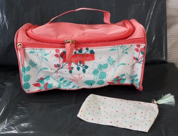 Image 1 of NEW Vanity Case & Pouch for young girl ! can be posted.