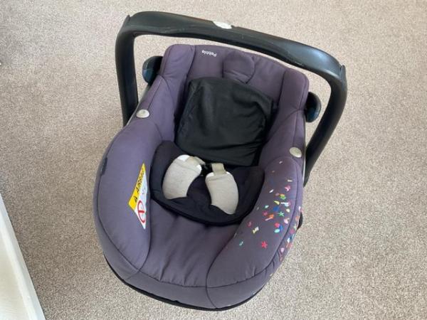Image 3 of Maxi cosi Pebble baby car seat