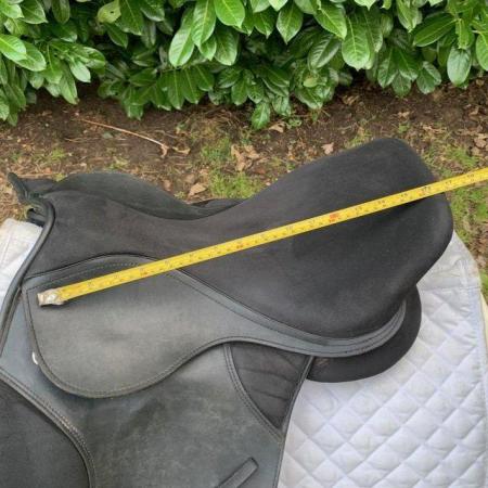 Image 8 of Thorowgood T4 17  inch cob saddle