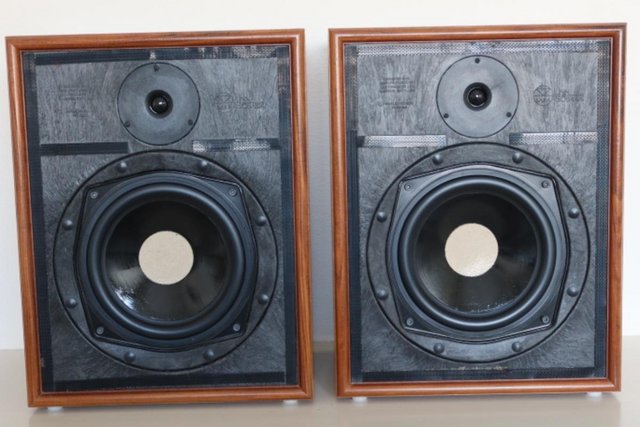 Image 3 of Linn SARA loudspeakers in teak for sale