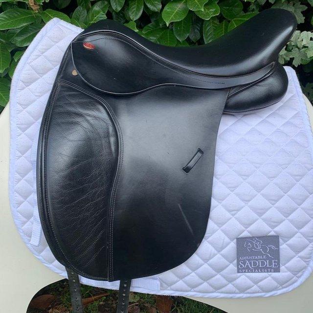 Preview of the first image of Kent and Masters 17 inch cob dressage saddle.
