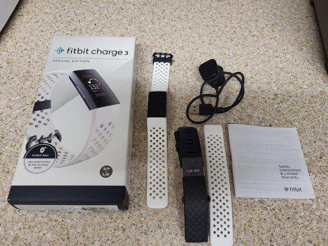 Preview of the first image of Fitbit Charge 3 Special Edition.