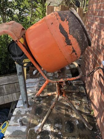 Image 2 of Belle 110v Cement mixer good working condition