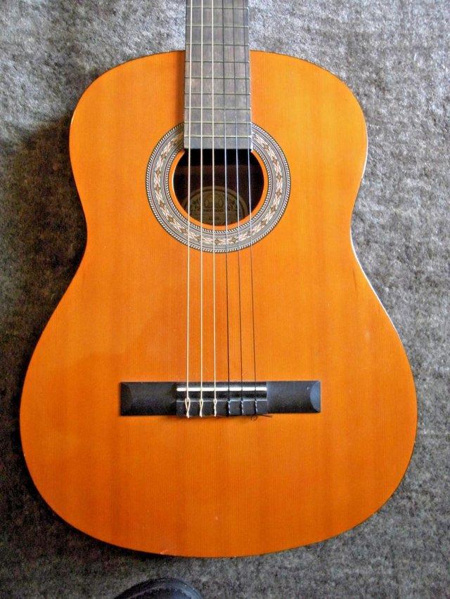Preview of the first image of Classical Guitar Hondo H308 Great tone.