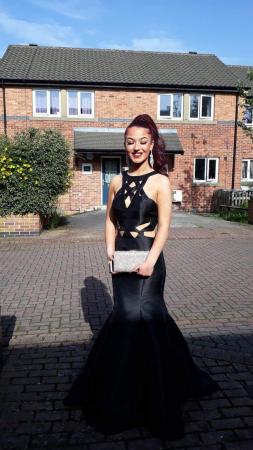 Image 2 of Prom dress black size 8 ex condition
