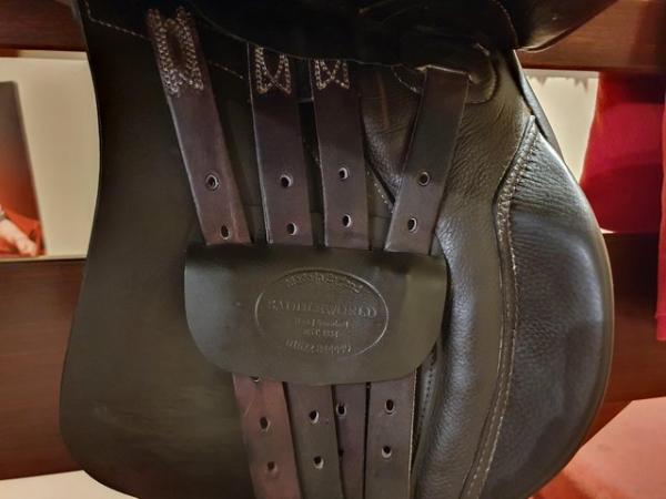 Image 2 of 17" heat adjusted brown leather GP saddle