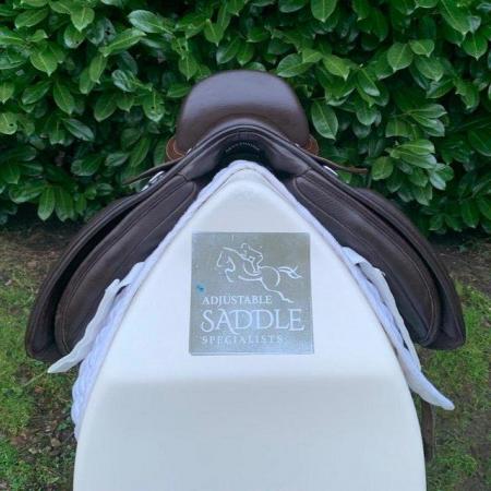 Image 5 of Bates 15 inch dressage saddle (S3098)