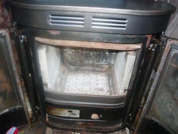 Image 3 of CHARNWOOD S L XINSET MULTI FUEL STOVE
