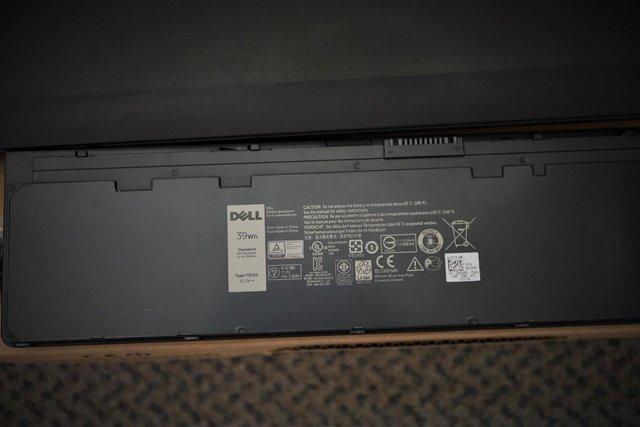 Preview of the first image of Dell Latitude E7250 i5,256 SSD,16GB,FHD Touch,Win10.