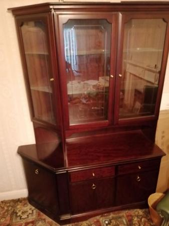 Image 3 of Mahogany dining room table + 6 chairs + display unit