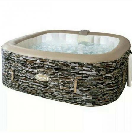 Image 3 of hamshire clever spa hot tub relax in your own space