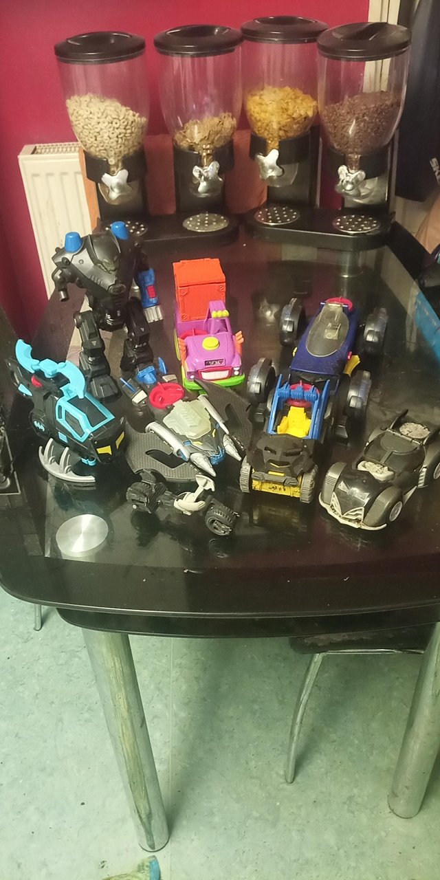Preview of the first image of Batman playsets with vehicles and figures.