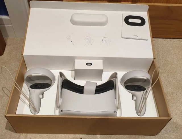 Preview of the first image of Oculus quest 2 for sale.