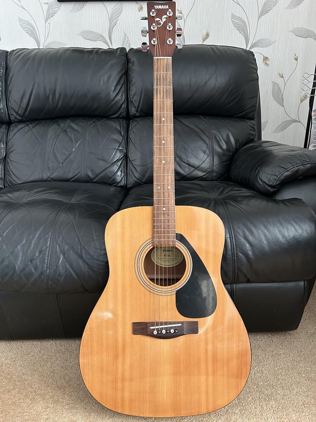 Preview of the first image of Yamaha acoustic guitar for sale.